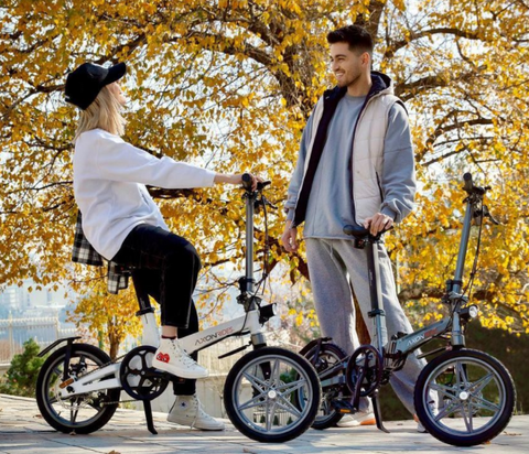 Foldable eBikes for the family Enjoy a team cycle on Axon Rides eBike